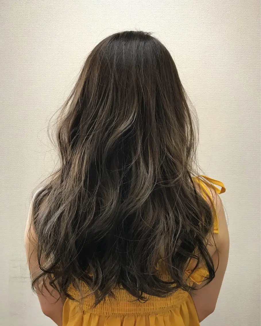 ロング カラー ヘアカラー トリートメント 吉森 満俊のヘアスタイル