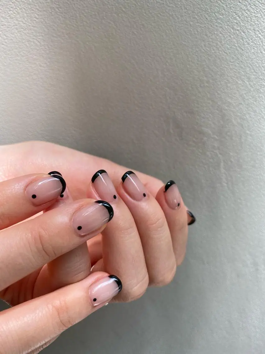 ネイル アートネイル ドット フレンチネイル シンプルネイル Ann nailのネイルデザイン
