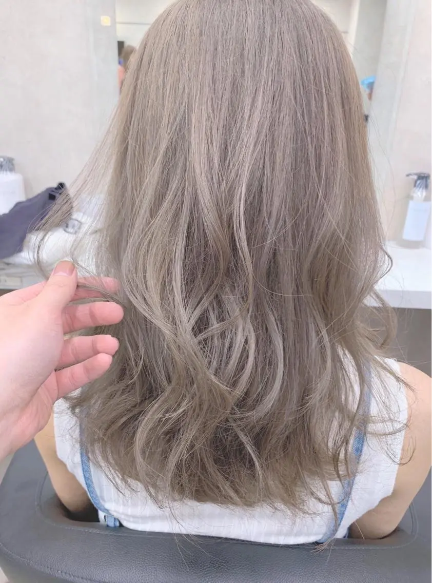 セミロング カラー レイヤー🇰🇷小顔 見せ顔周り💕トモミのヘアスタイル