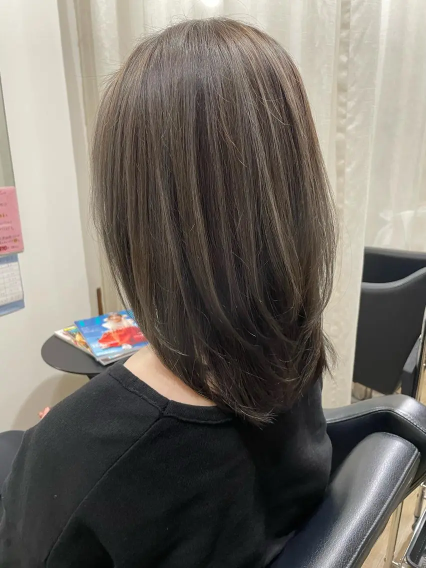 カラー グレージュ ハイライトカラー ✨LaChic✨ 宮田かれんのヘアスタイル