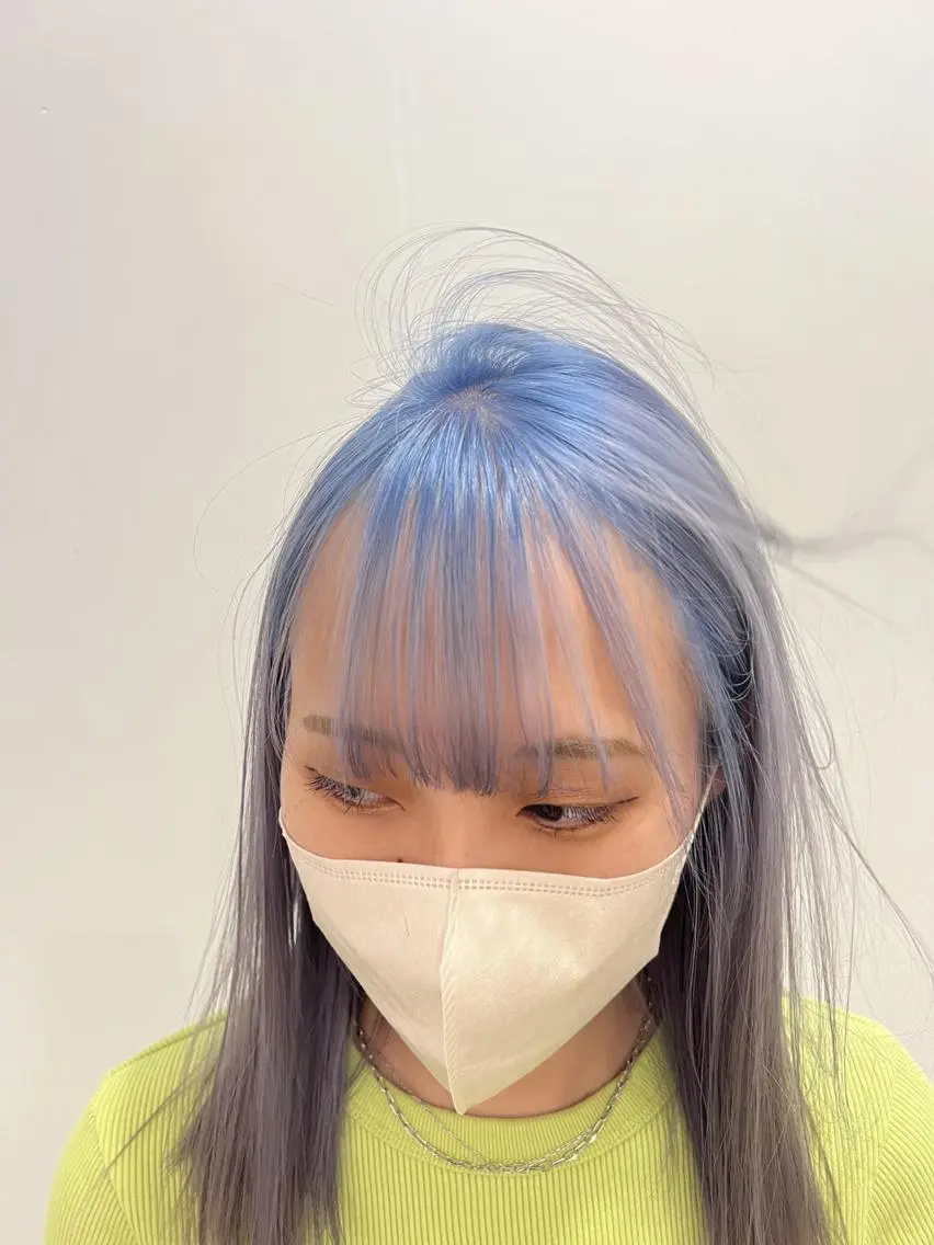 セミロング カラー ブルーカラー デザインカラー グラデーションカラー ラベンダーカラー ヘアカラー ブリーチカラーが人気 onnuのヘアスタイル