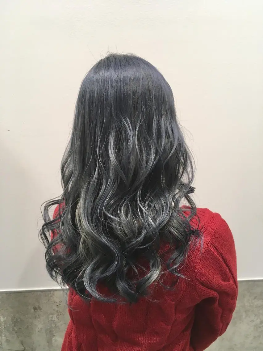 ロング カラー ブルーカラー ブルージュ ヘアカラー トリートメント ヘアセット yoshi ☆のヘアスタイル