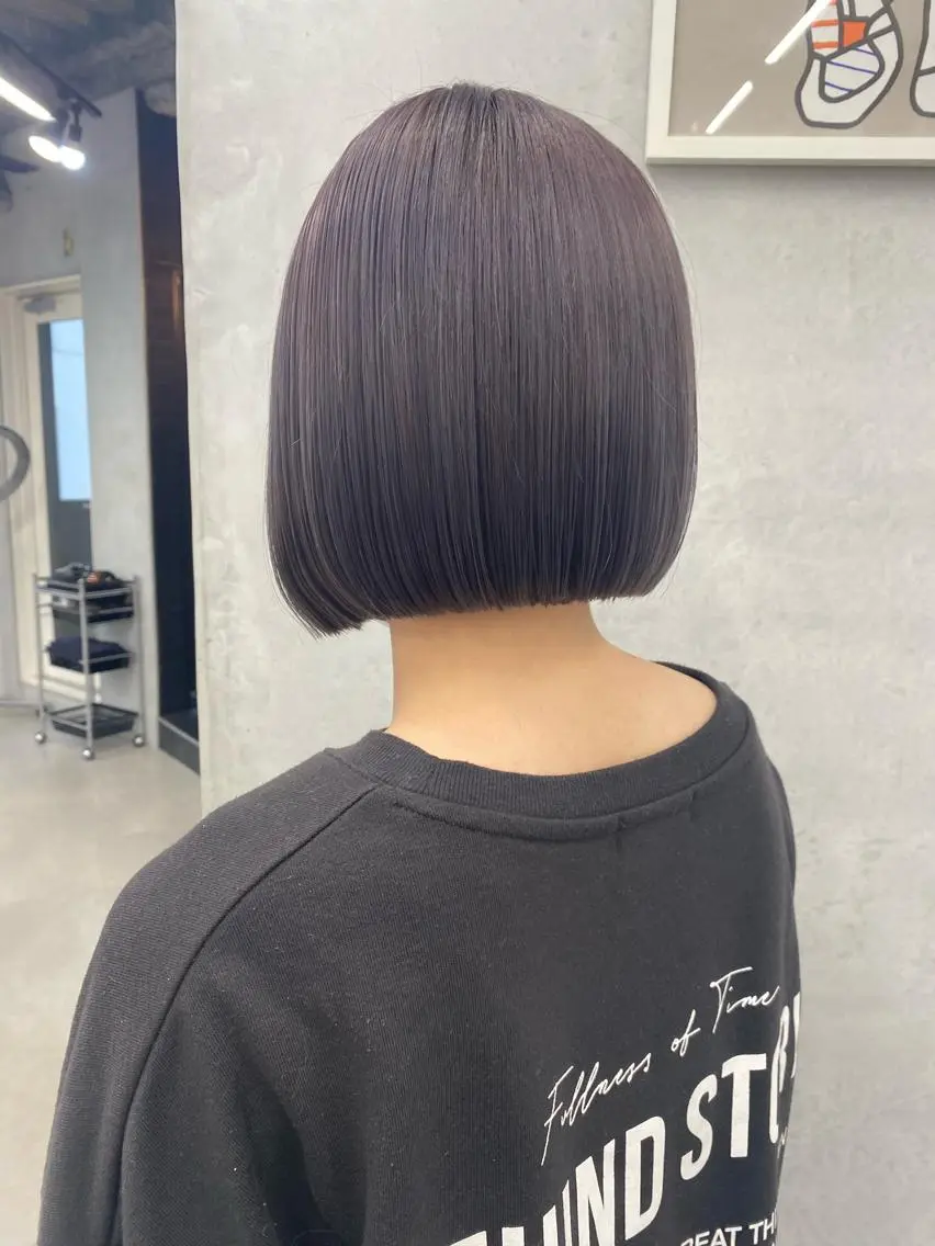 ショート カラー ヘアアレンジ 切りっぱなしボブ グレージュ ラベンダーカラー ラベンダーグレージュ ラベンダーグレー カット ヘアカラー トリートメント 🧸艶々韓国ヘア 🧁mizunaのヘアスタイル