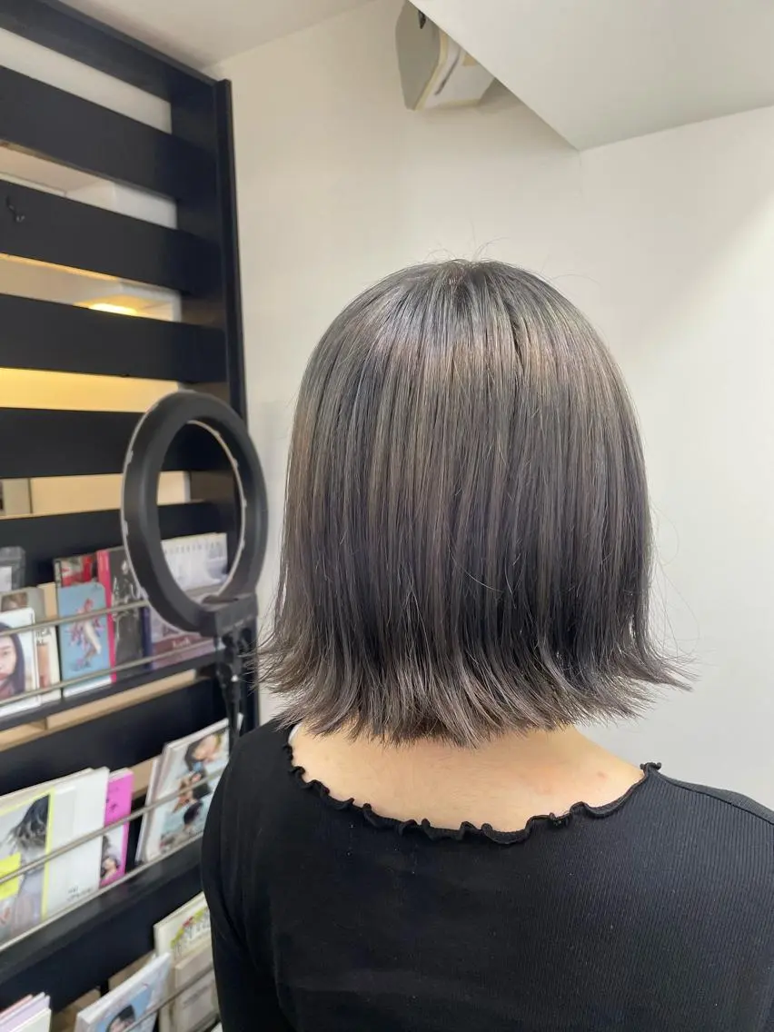 ショート カラー ブリーチ グレージュ カーキグレージュ tokute 中野真咲🐺のヘアスタイル