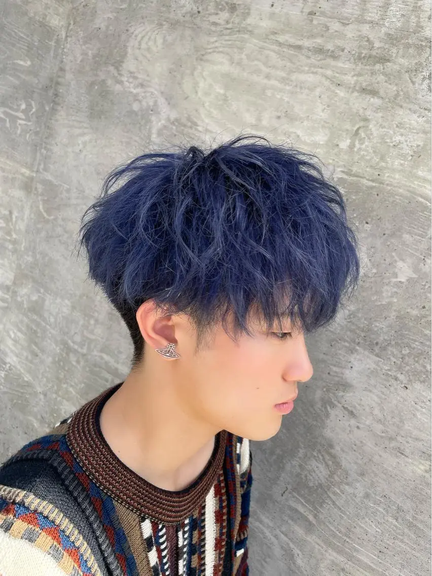 ショート カラー メンズ メンズブリーチ ブリーチ ブルーカラー ブルーバイオレット バイオレットカラー カット ヘアカラー トリートメント RAIA💎ケア ブリーチ&パーマ💎のヘアスタイル