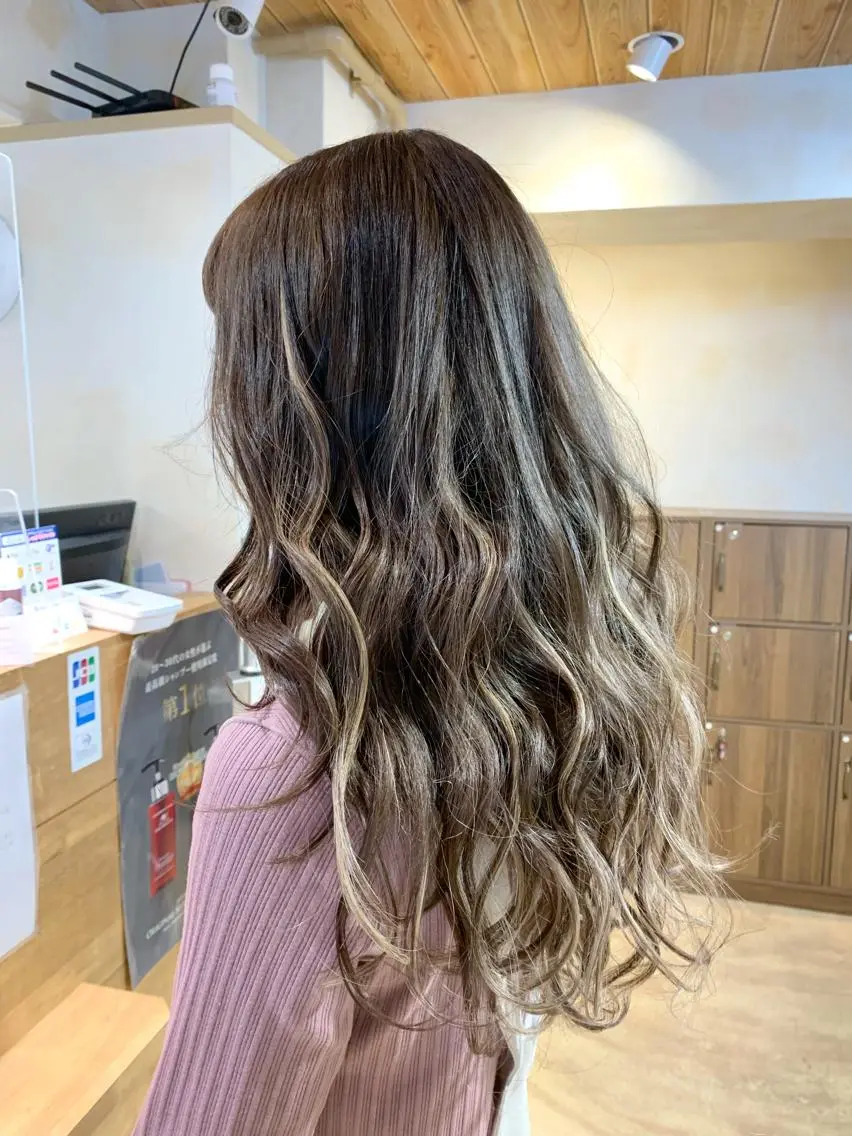 ロング カラー ブリーチ ハイライトカラー エクステ ハイライト stylist Yumaのヘアスタイル