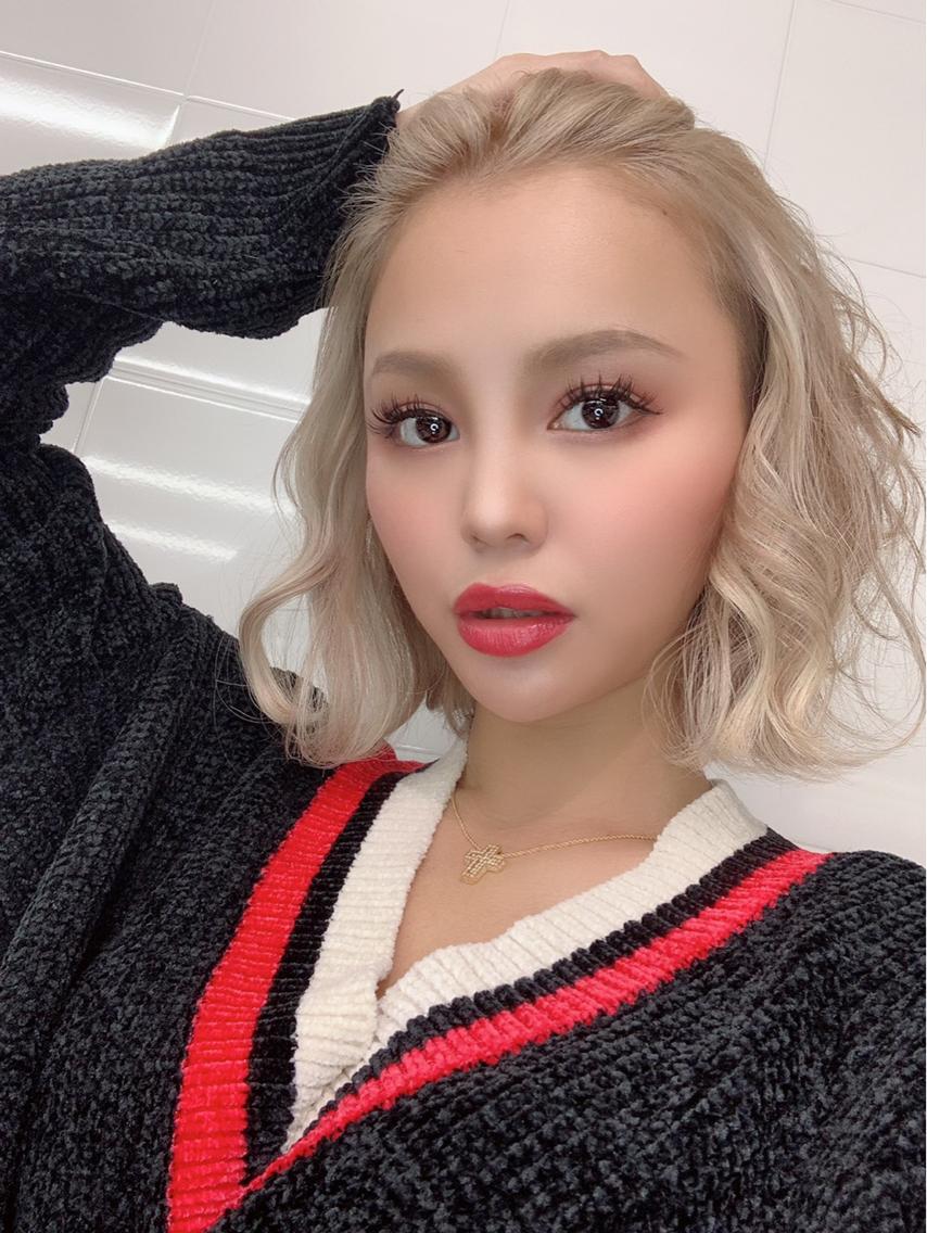 ミディアム カラー プルエクステ 𝑾𝑨𝑲𝑨のヘアスタイル