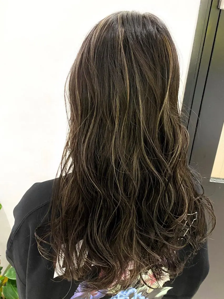 ロング カラー 予約 停止のヘアスタイル