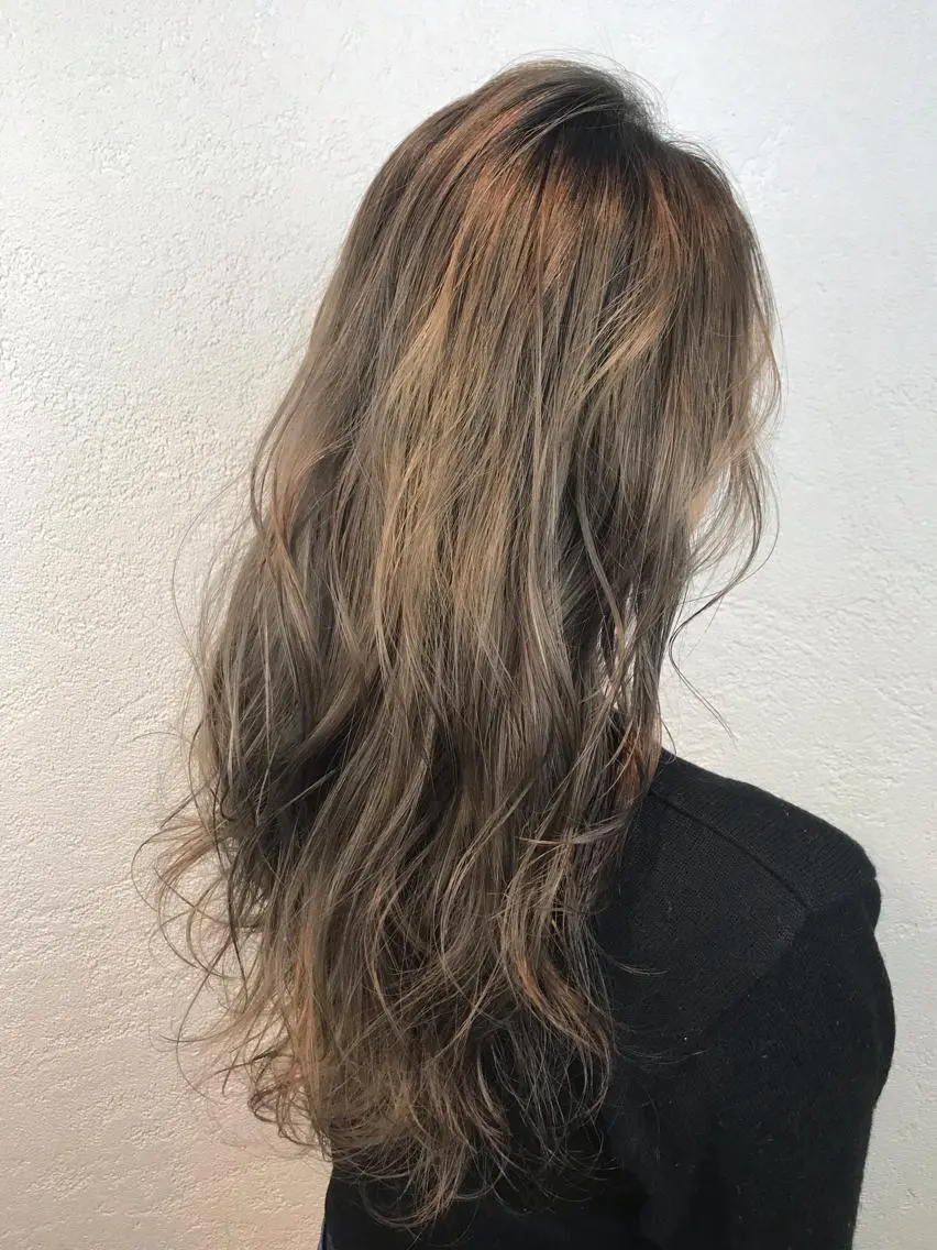 ロング カラー ベージュカラー ロング ヘアカラー トリートメント デザインカラー🌈 高木リョウのヘアスタイル