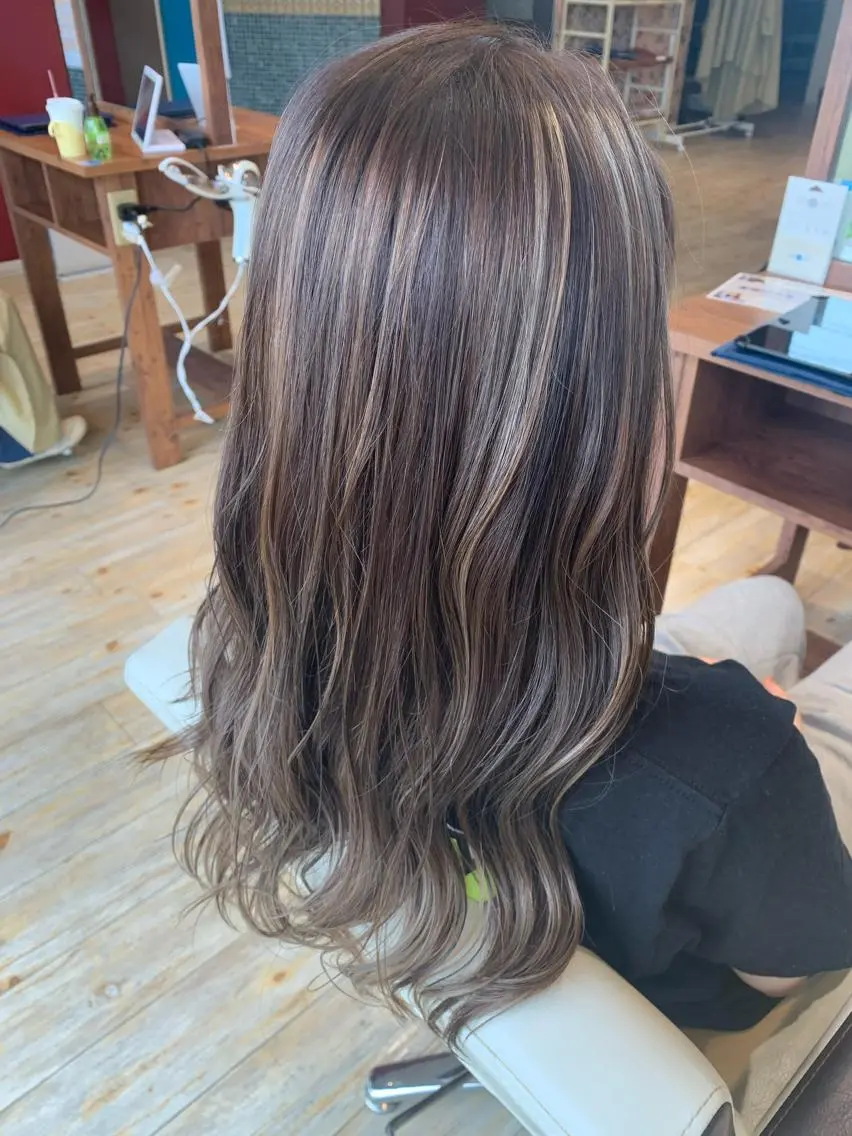 ロング カラー カット ヘアカラー miho 🌼のヘアスタイル
