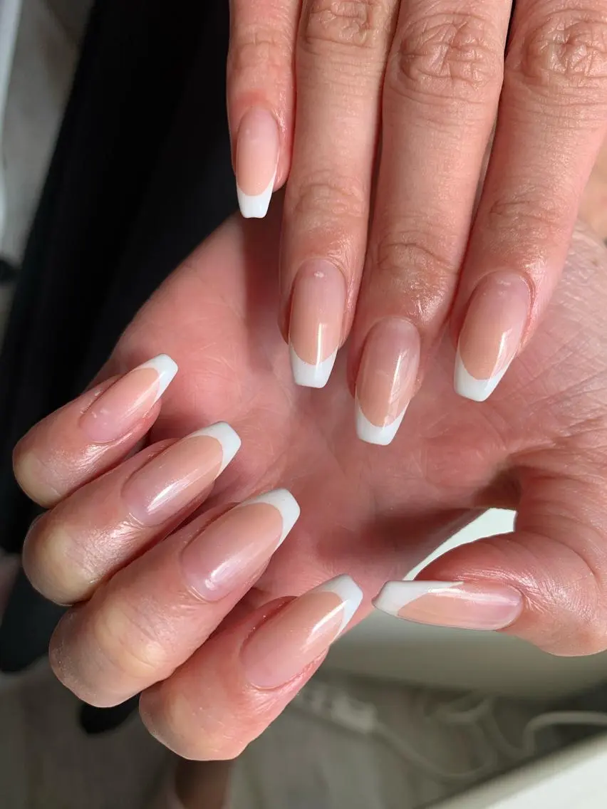 ネイル フレンチネイル nail salon FLEEKのネイルデザイン