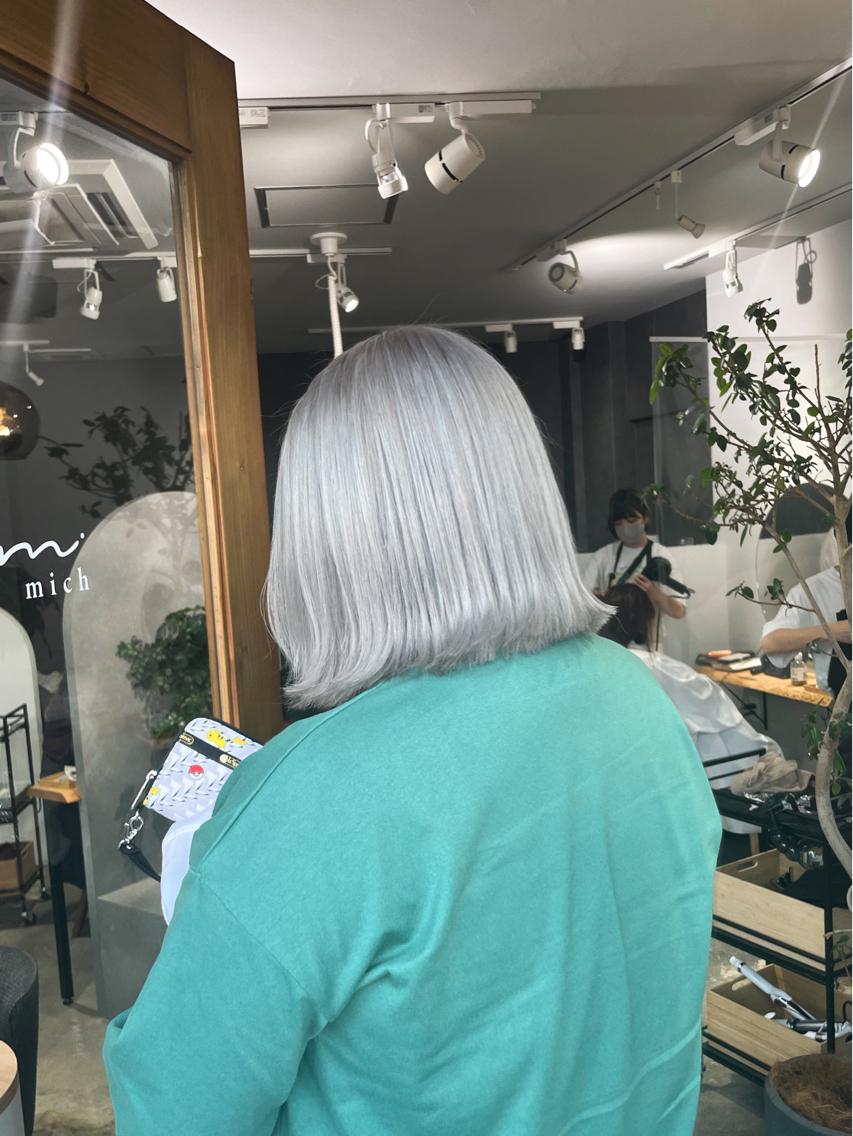 ミディアム 岸川 恭子のヘアスタイル