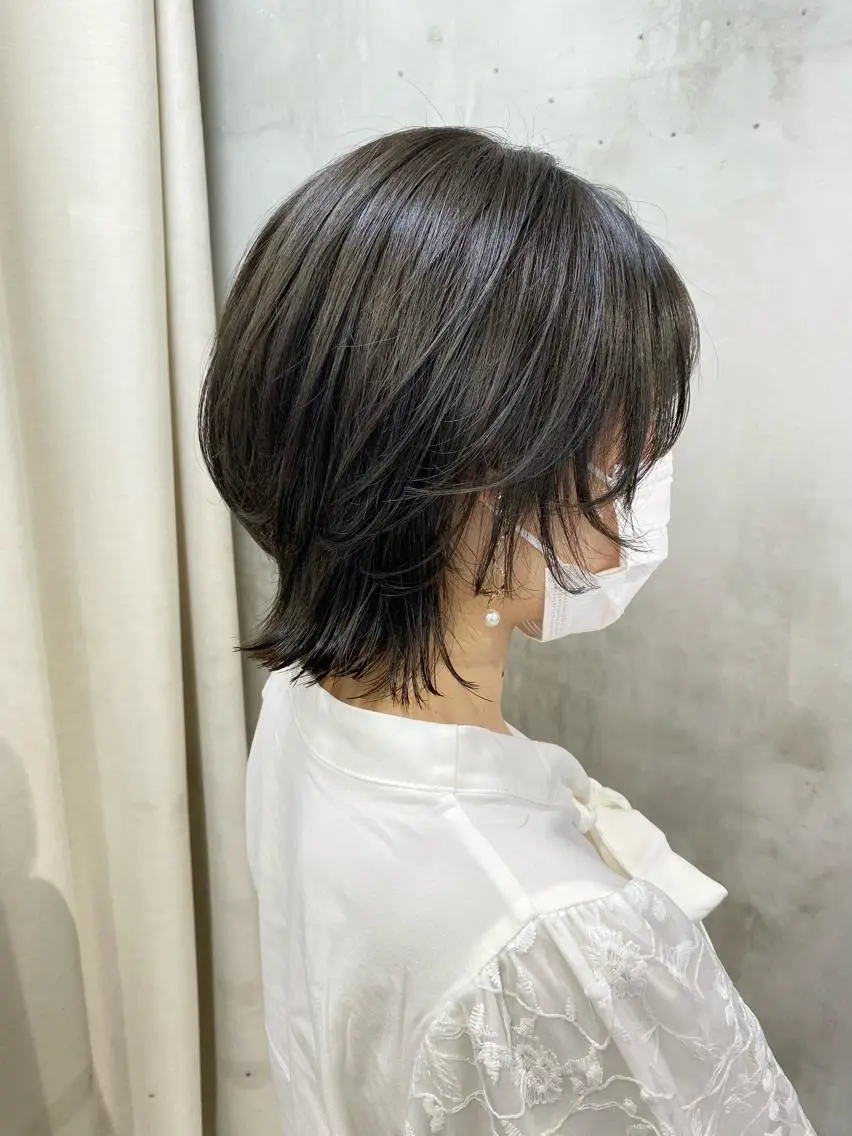 ミディアム カラー ウルフカット 境 健助のヘアスタイル