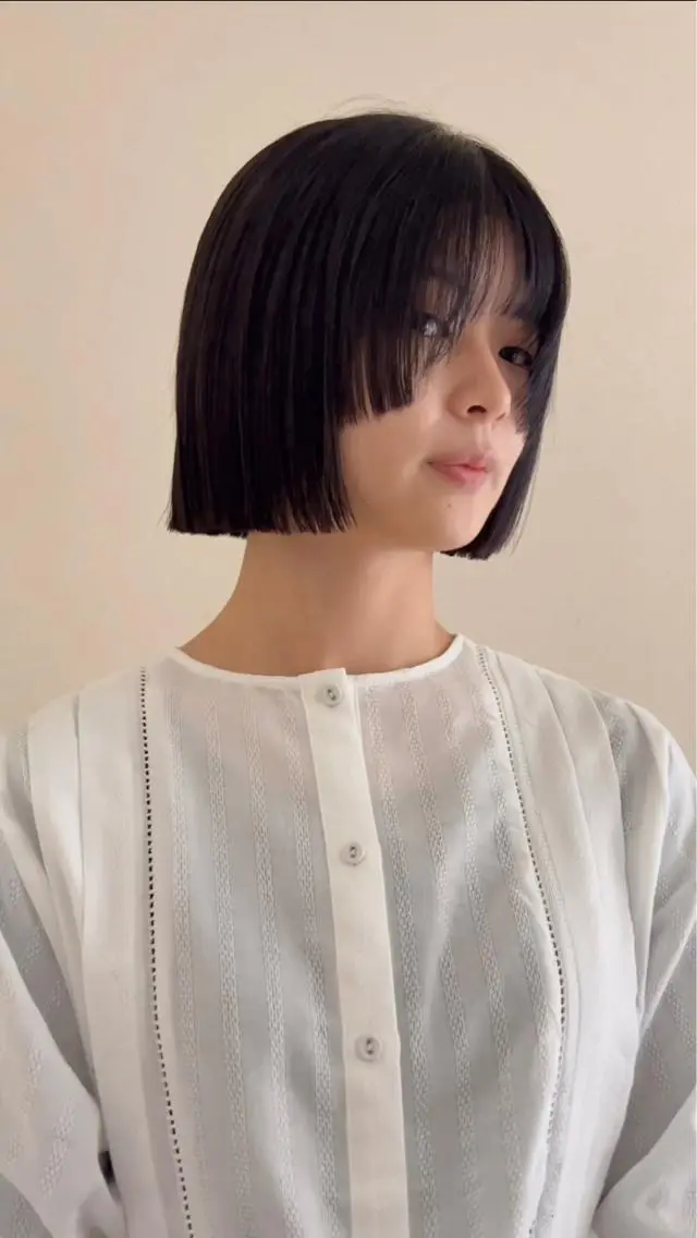 ミディアム カラー ✨まとまるボブ/ 切りっぱなし/ユキナのヘアスタイル