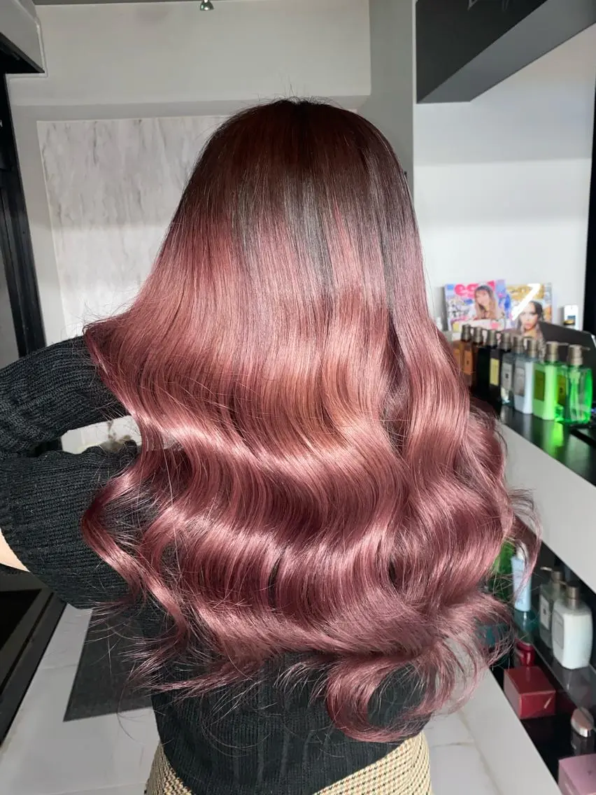 カラー Lapis 莉穂のヘアスタイル
