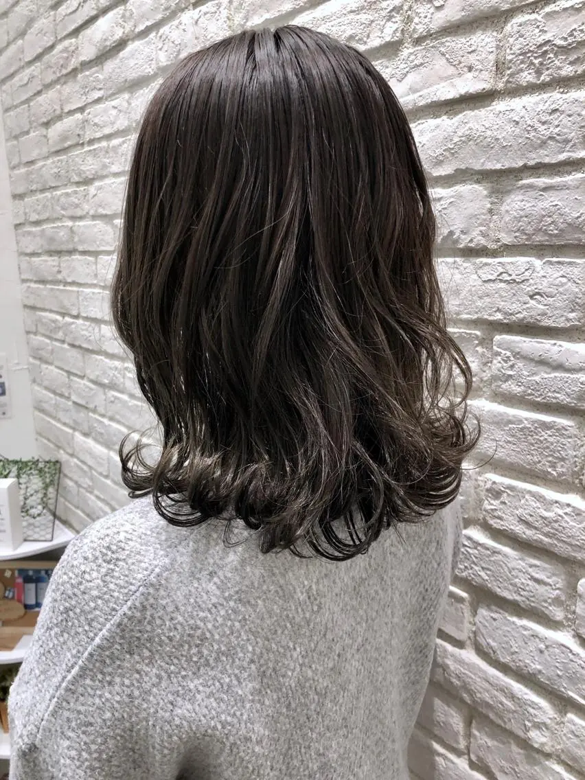ミディアム アッシュ アッシュグレー ヘアカラー トリートメント 🤍美髪改善職人🤍 高橋　臣介 店長のヘアスタイル