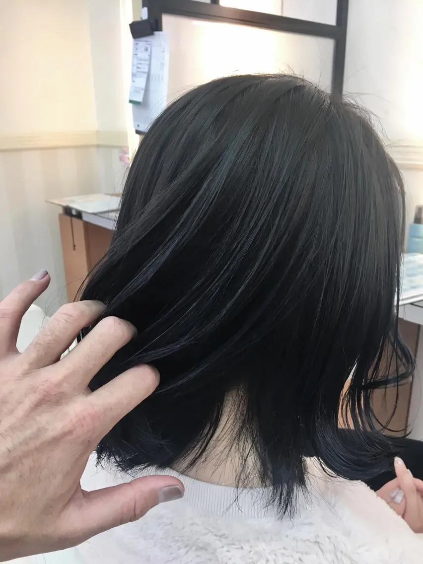 カラー バレイヤージュ ブルーカラー イルミナカラー 外国人風カラー カット ヘアカラー ブリーチ/バレイヤ ージュ川端裕司のヘアスタイル