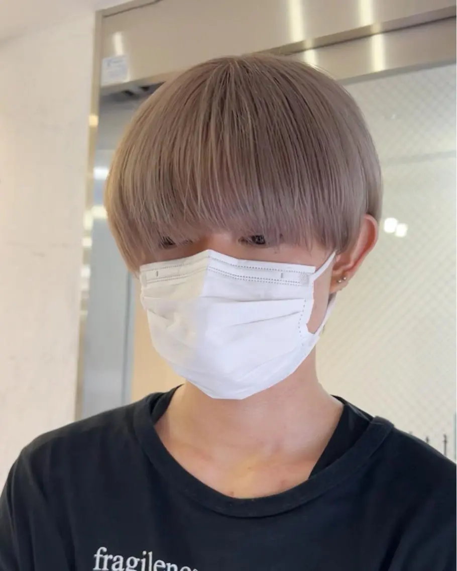 カラー パーマ ヘアアレンジ メンズ キッズ ネイル マツエク・マツパ アイブロウ メンズブリーチ メンズハイトーン ベージュカラー ブリーチ 透明感カラー カット ヘアカラー ショートヘア原宿 fifth コシのヘアスタイル