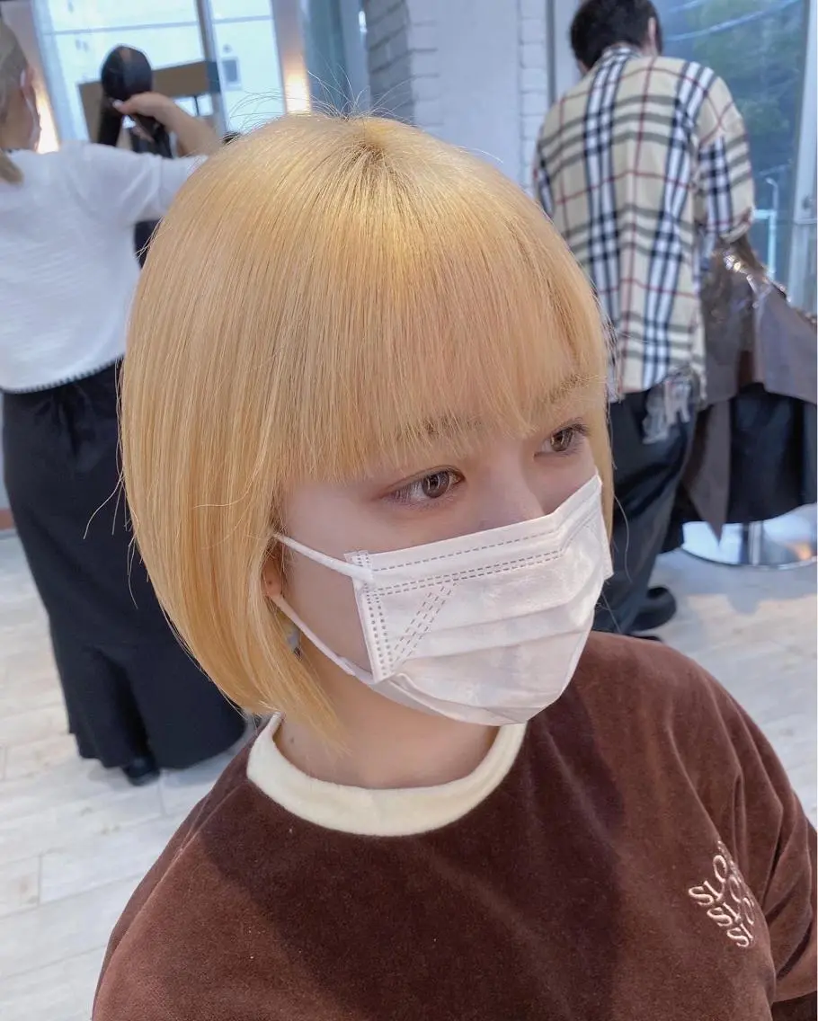 ショート カラー 抜きっぱなしブロンド ブロンド 鈴木/ボブ/ ミルクティー/ピンクのヘアスタイル