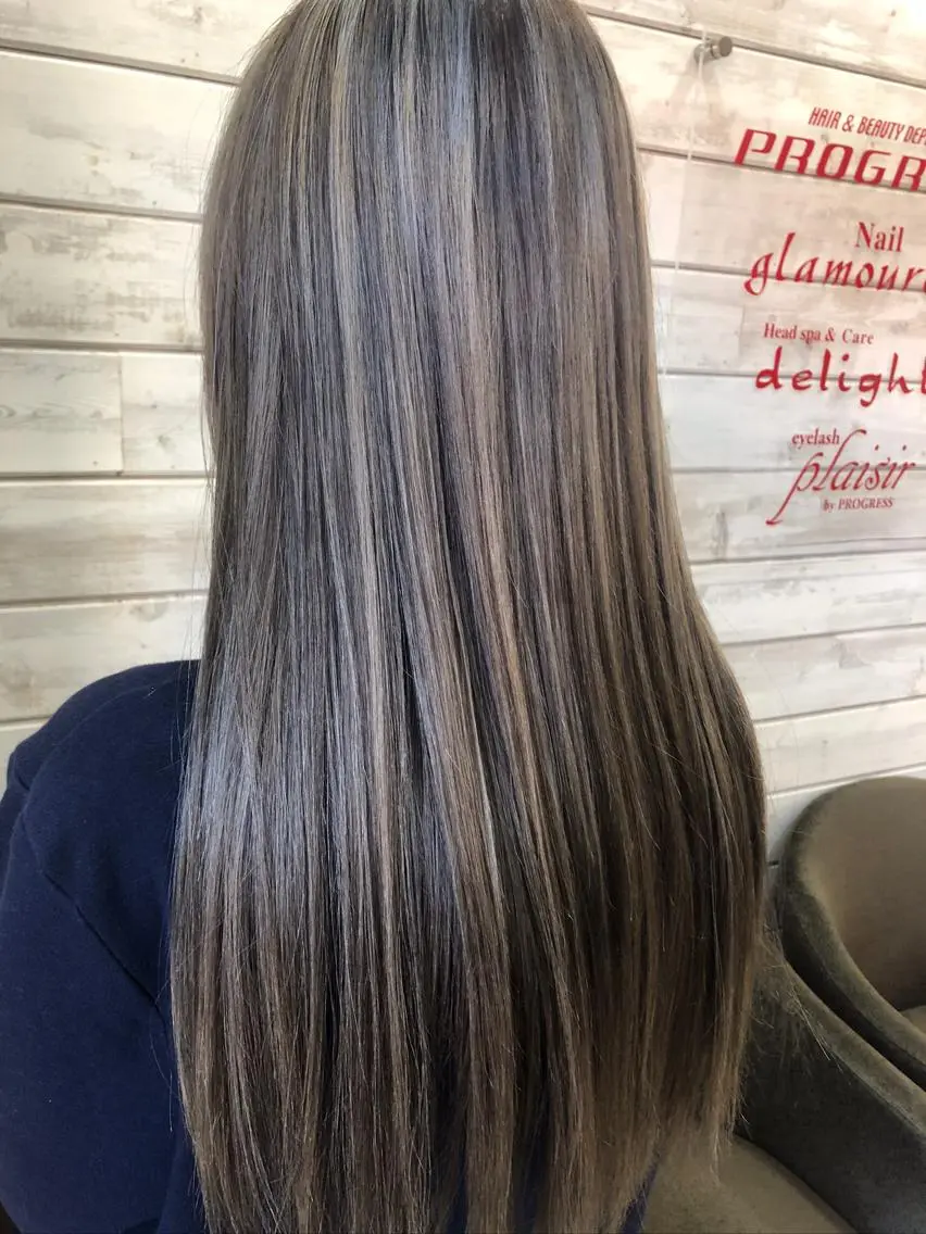 ロング カラー アッシュ アッシュグレー 透明感カラー ハイライトカラー ハイライト ヘアカラー トリートメント 牧野恭平 【★酸性縮毛矯正★】のヘアスタイル