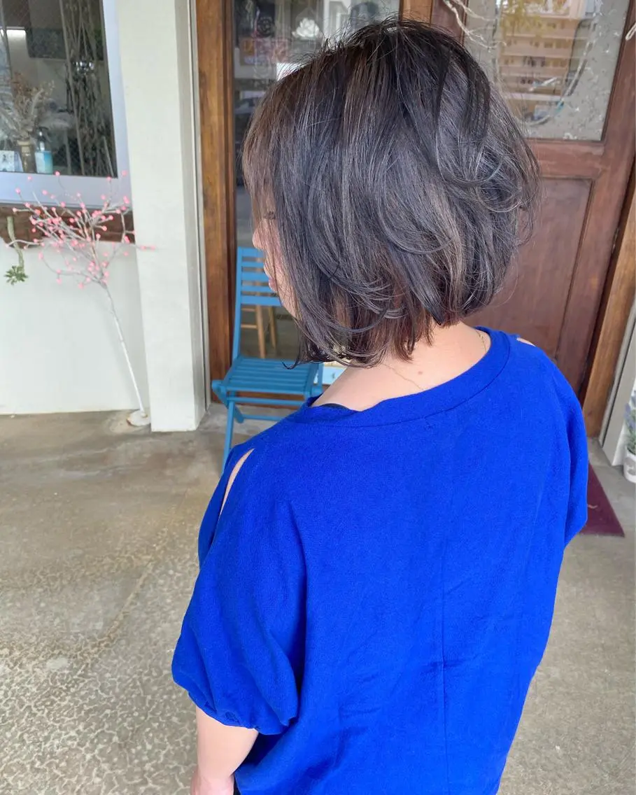 ショート カラー グレージュ ネイビーカラー カット ヘアカラー grand juteのヘアスタイル