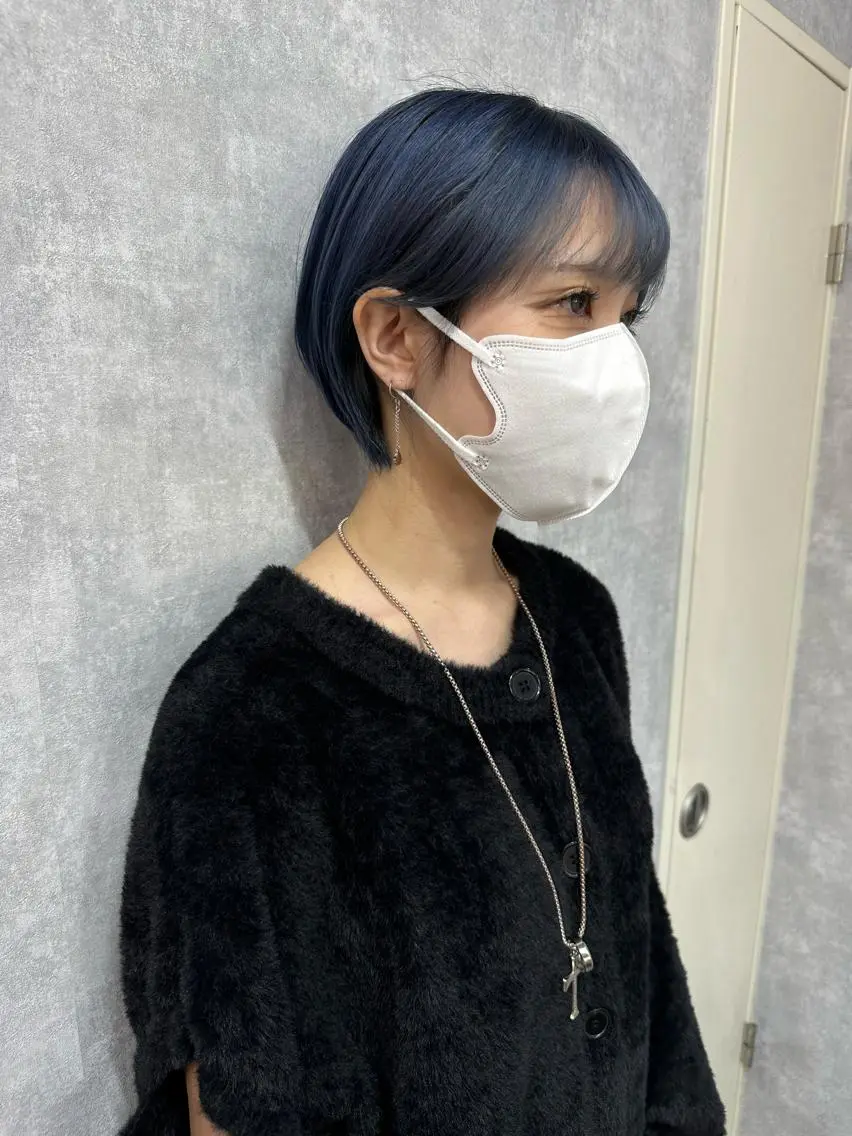 ショート 切りっぱなしボブ ショートボブ ハンサムショート 丸みショート アッシュ カット ヘアカラー トリートメント モテ髪/ボブ/ショー ト/アダチフウトのヘアスタイル