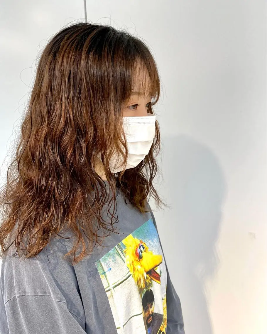 ロング パーマ 🍮中山詩乃🍮顔 まわりデザイン◎のヘアスタイル