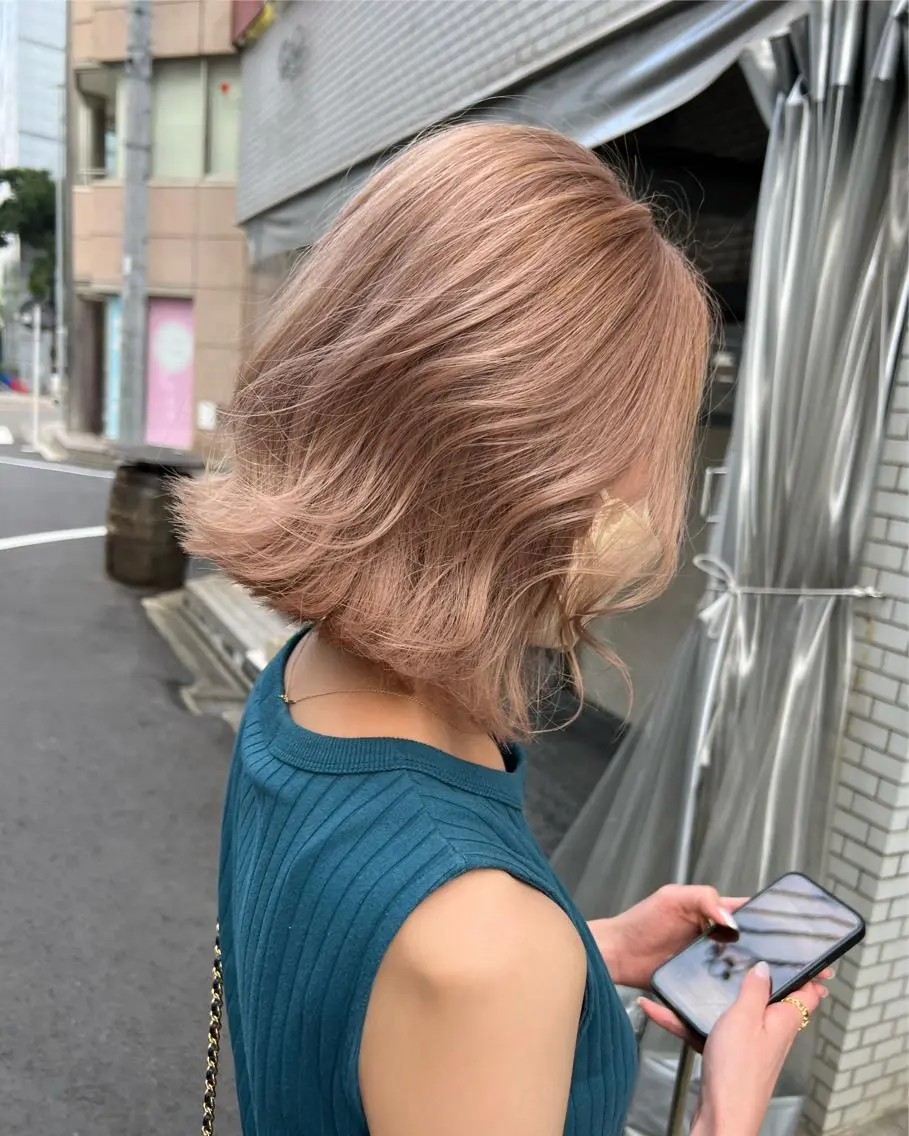 ミディアム カラー カット ヘアカラー トリートメント ブリーチ 透明感HIDEのヘアスタイル
