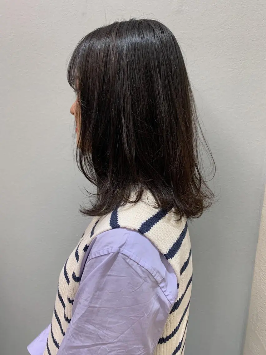 ミディアム 片岡 由依のヘアスタイル