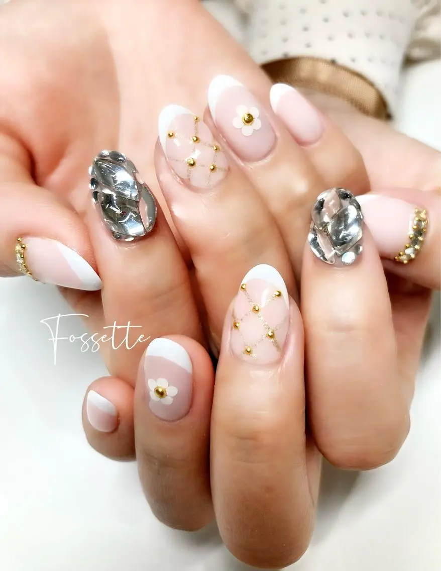 ネイル フラワーネイル フレンチネイル ハンドネイル nailsalon Fossetteのネイルデザイン