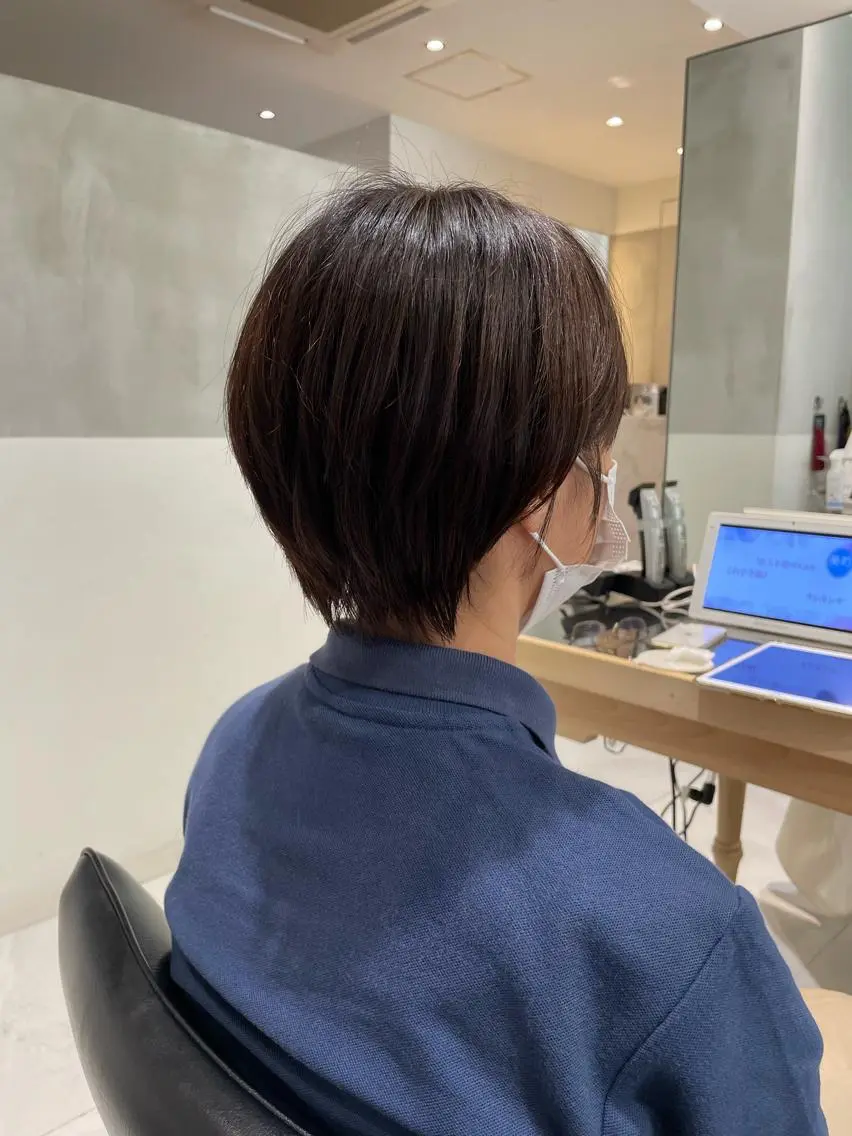 ショート オリーブ カラー✨有坂映哉のヘアスタイル