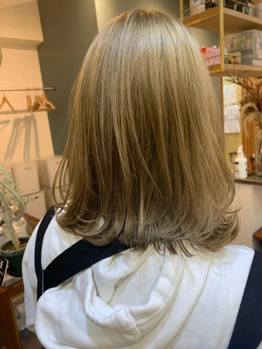 ミディアム カラー ベージュカラー ブリーチ ブロンド ブロンドベージュ ボブ カット ヘアカラー トリートメント 中目黒🌼 🌼ハナのヘアスタイル