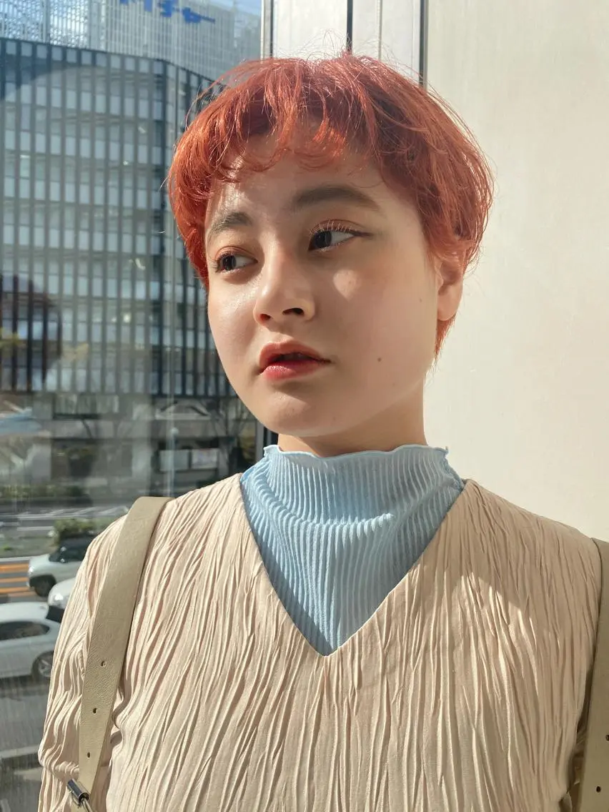 ショート カラー ブリーチ オレンジ 増井 彩乃のヘアスタイル
