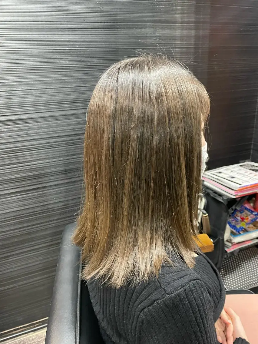 ミディアム カラー ハイライトカラー ハイライト カット ヘアカラー トリートメント 山本 雅由のヘアスタイル