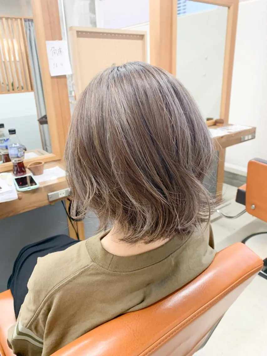 ミディアム カラー パーマ ヘアアレンジ キッズ ネイル マツエク・マツパ アディクシーカラー ボルドーカラー ダブルカラー グラデーションカラー イルミナカラー カット ヘアカラー トリートメント 角床直哉 カラーカットNO 1のヘアスタイル