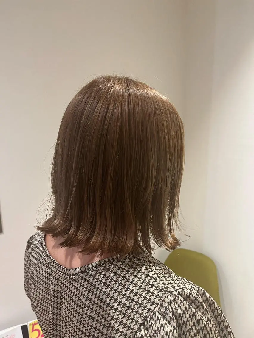 ミディアム カット ヘアカラー トリートメント ヘッドスパ 伊東 彩花のヘアスタイル