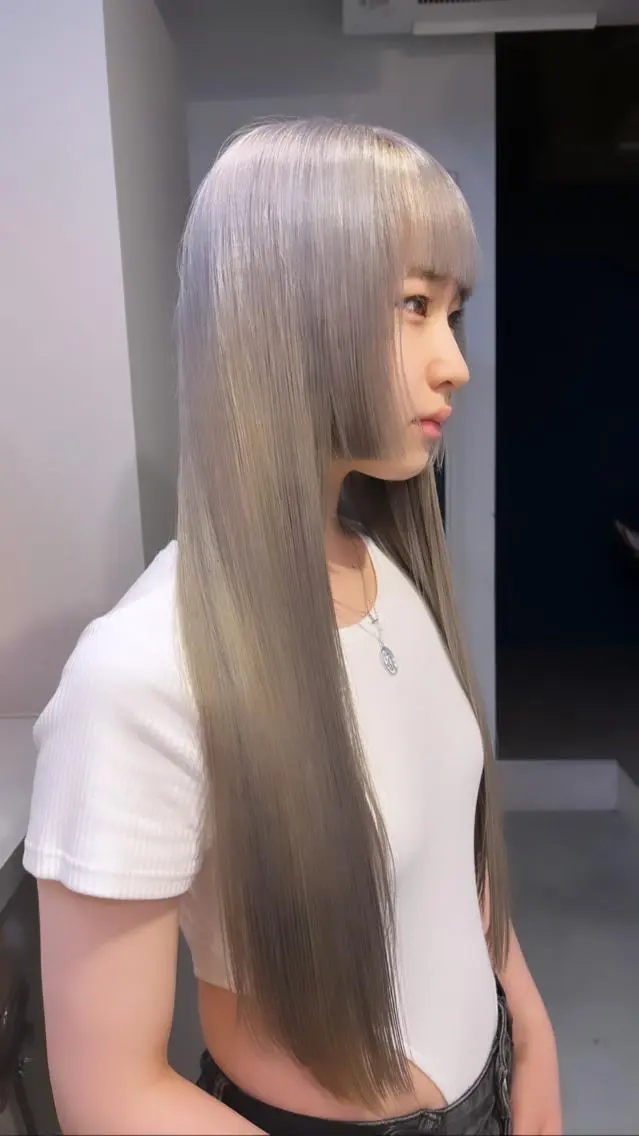 ロング カラー 横田 美咲のヘアスタイル