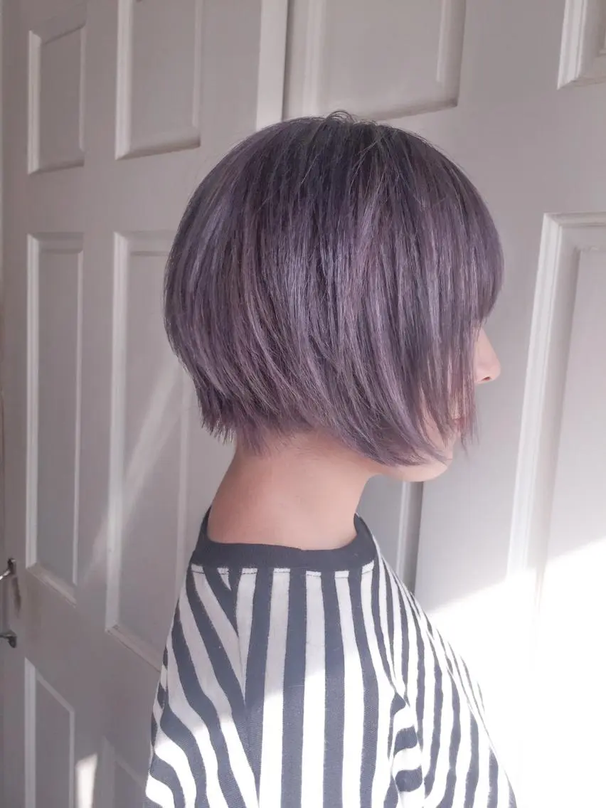 ショート カラー ブリーチ ラベンダーカラー ショートヘア ホワイト&レイヤーカ ットエクステ長畠俊輔のヘアスタイル