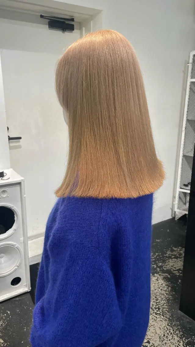 セミロング カラー パーマ ヘアアレンジ メンズ キッズ ネイル マツエク・マツパ アイブロウ メンズブリーチ ブリーチ ブロンド カット ヘアカラー トリートメント 艶ハイトーン/ヘア アレンジAYAKAのヘアスタイル