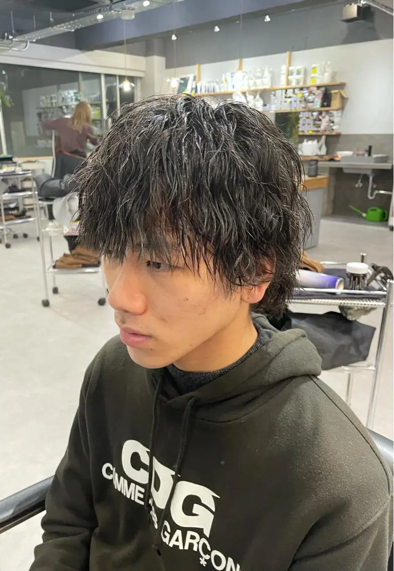 パーマ メンズ メンズパーマ メンズツイストパーマ ツイストパーマ パーマ レイヤーカット 西村あきやのヘアスタイル