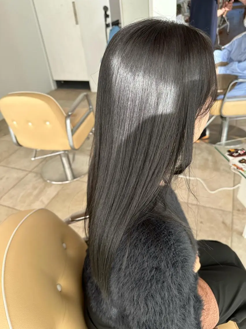 カラー Beautrium 七里ヶ浜　浪崎太陽のヘアスタイル
