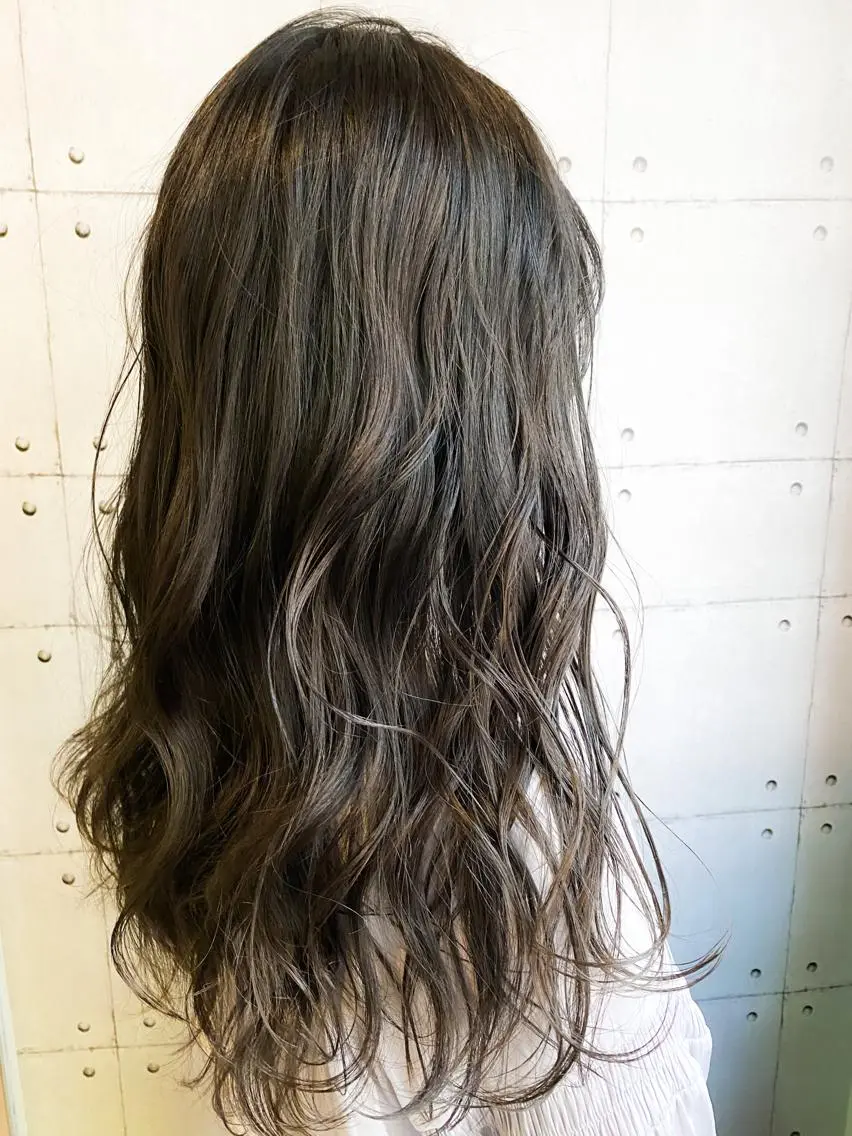 ロング アッシュ アッシュグレー アッシュグレージュ 福元友梨 ディレクター✂️のヘアスタイル