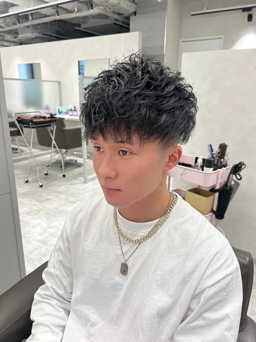 ショート カラー パーマ メンズ 関西センターパート メンズモデル募集のヘアスタイル