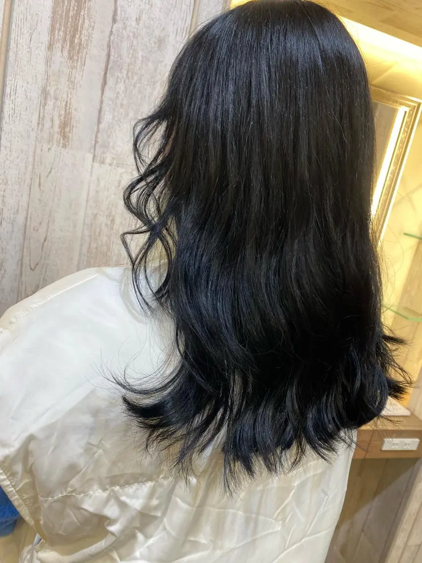 ロング カラー 黒髪 ブルーカラー ブルーブラック utsumi uran 吉祥寺のヘアスタイル