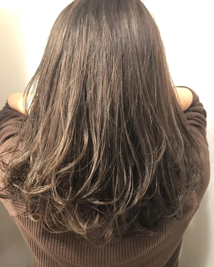 ミディアム カラー 岡田 拓也のヘアスタイル
