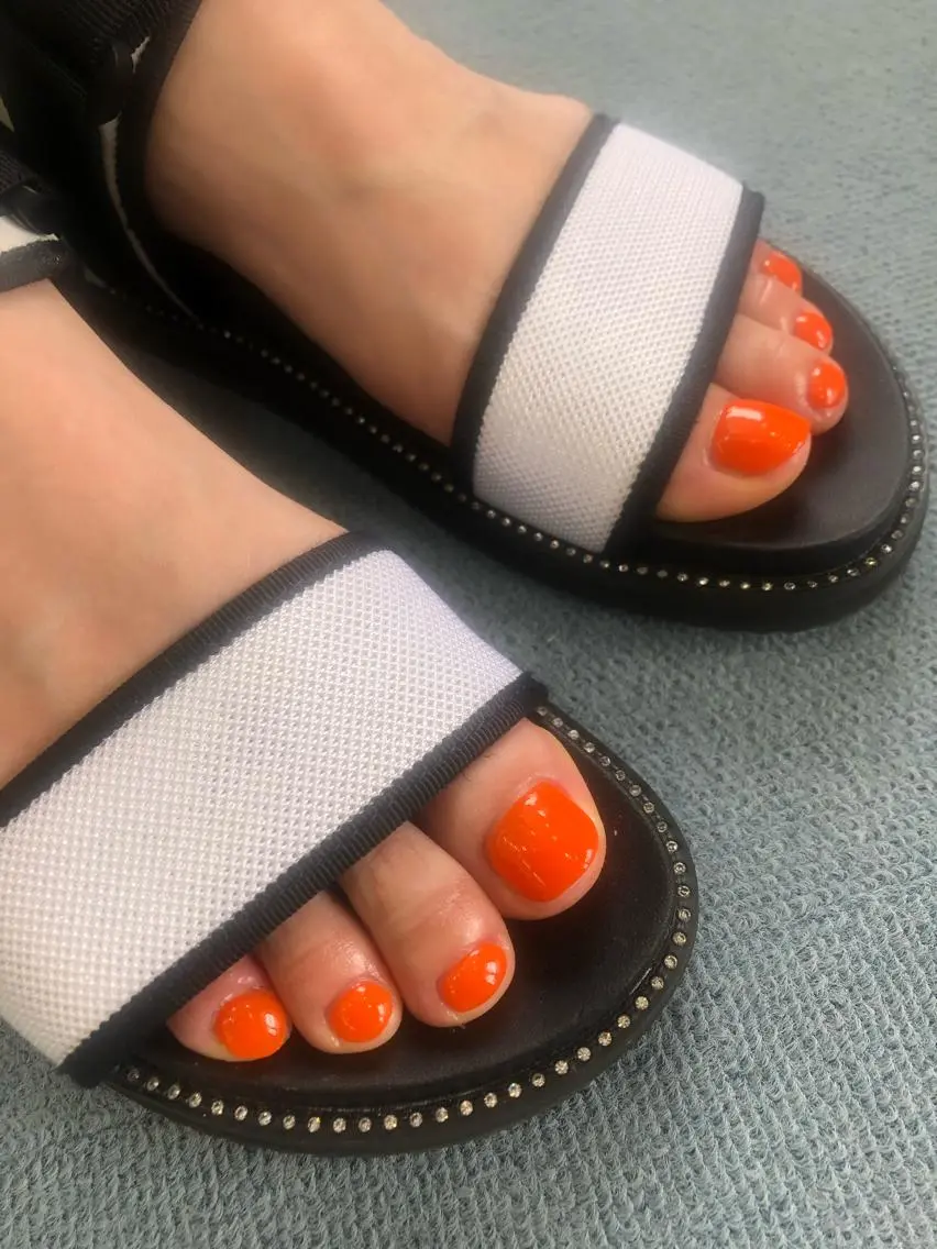ネイル オレンジ フットネイル Nakano Kanaのネイルデザイン