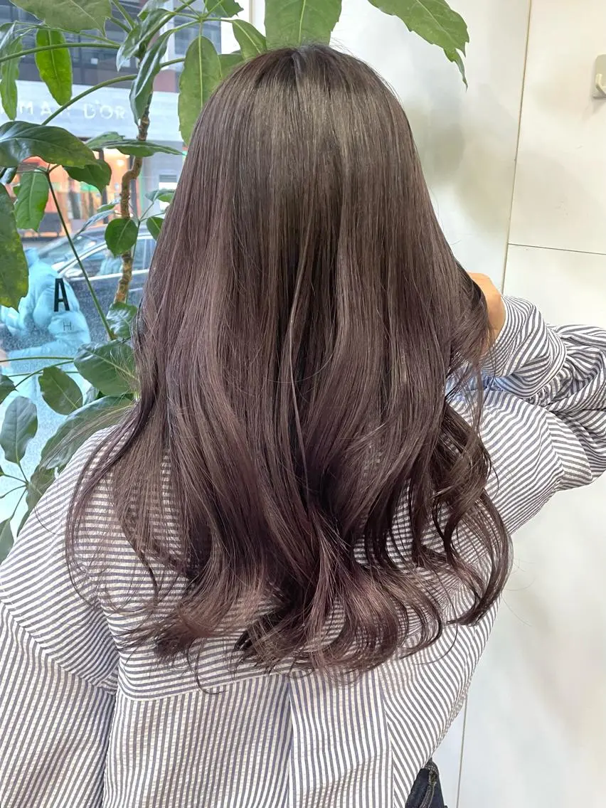ロング カラー ブリーチ グレージュ イルミナカラー ピンクカラー レイヤーカット/透明 感カラー🩵中村友美のヘアスタイル