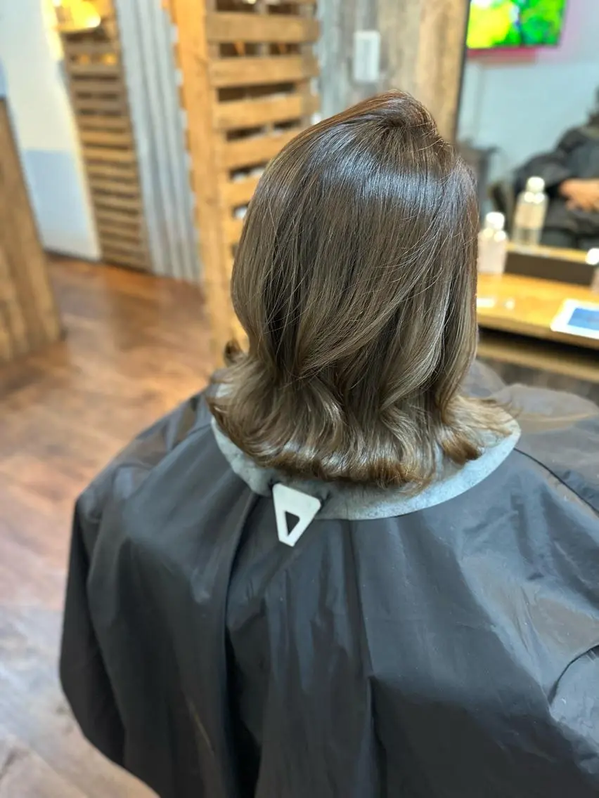 ミディアム カラー アッシュ カット ヘアカラー トリートメント Luzir⭐︎ GEN⭐︎のヘアスタイル