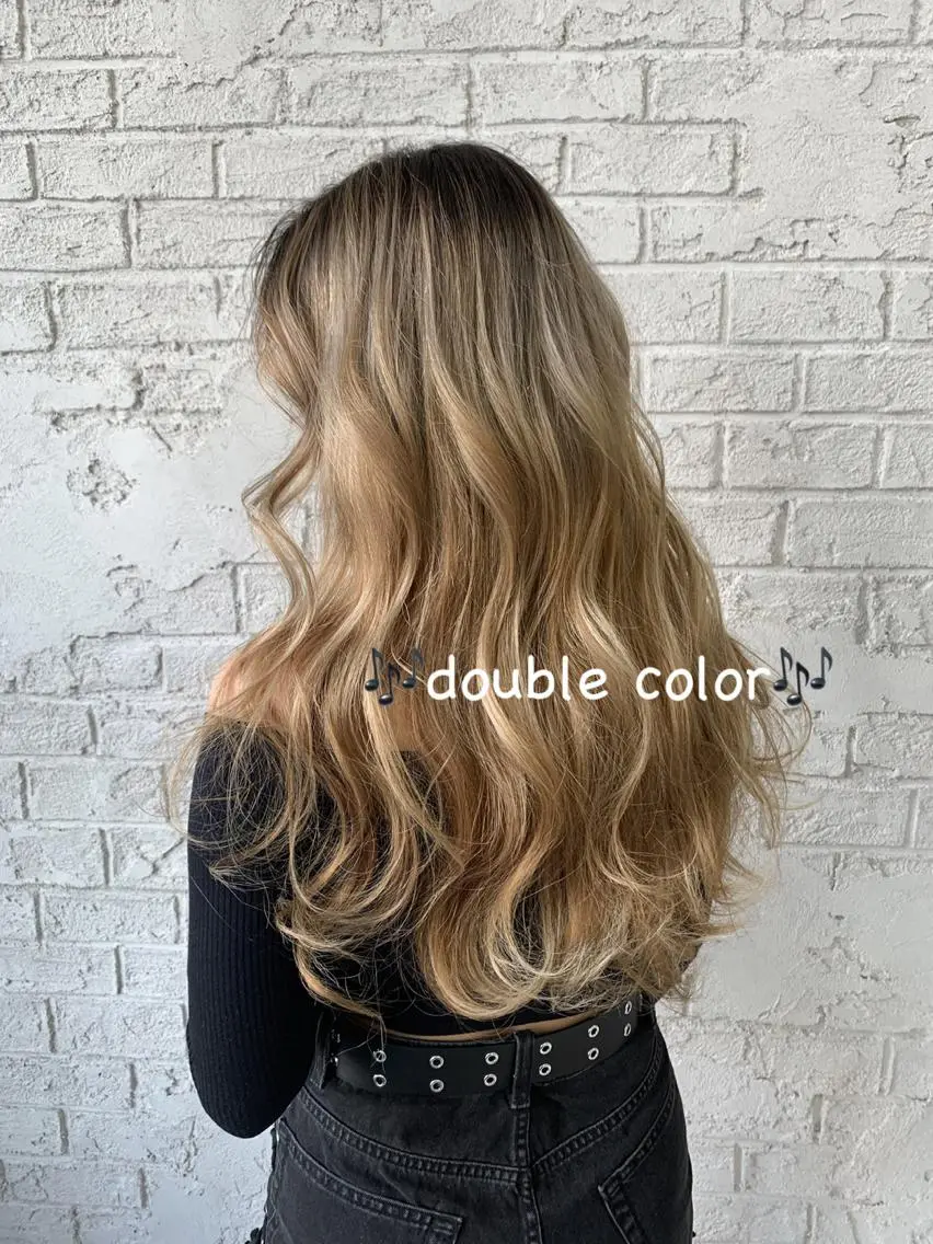 ロング カラー ベージュカラー ブリーチ グラデーションカラー ヘアカラー トリートメント ハイライトカラー& ダブルカラー 田口のヘアスタイル
