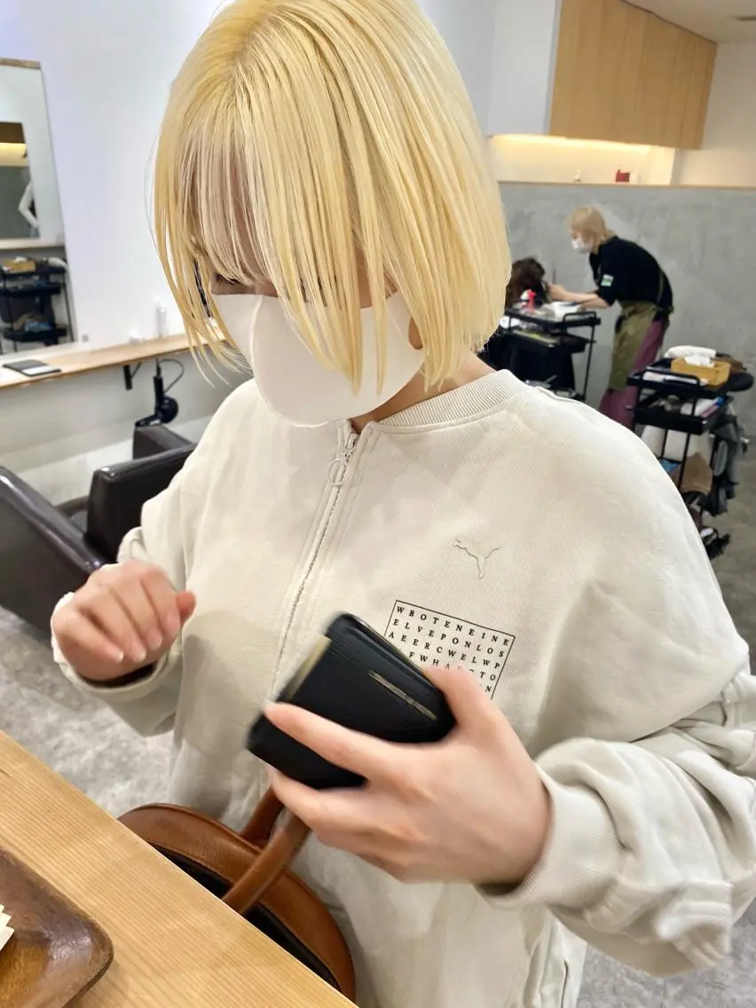 ショート カラー ブリーチ ケアブリーチ ハイトーンカラー ヘアカラー 森貴裕/ベージュ/ パーマ/オリーブのヘアスタイル